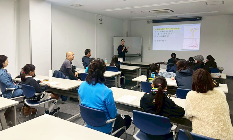 品川区サッカー連盟、小学生女子選手向け食すまワークショップ「食生活と怪我の予防・対応」