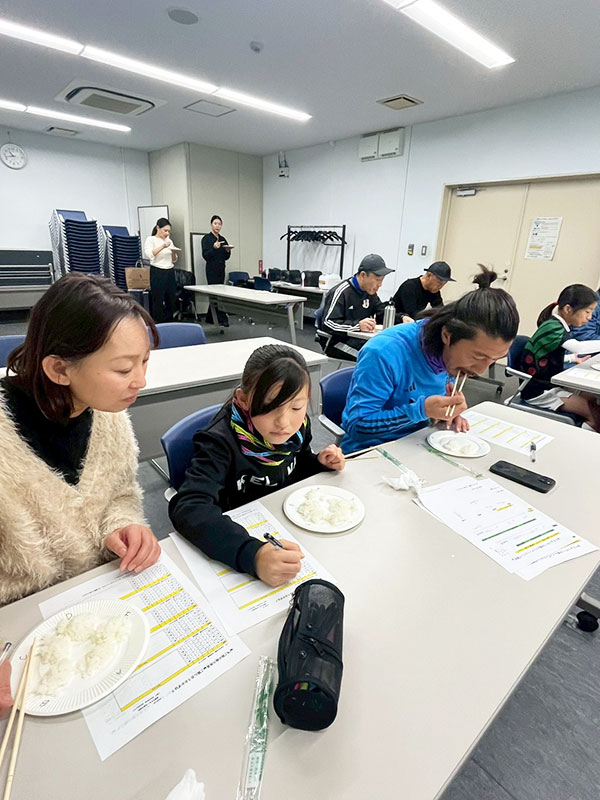 品川区サッカー連盟、小学生女子選手向け食すまワークショップ「食生活と怪我の予防・対応」